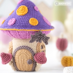 Mushroom House ('Mini Kingdom') amigurumi by AradiyaToys