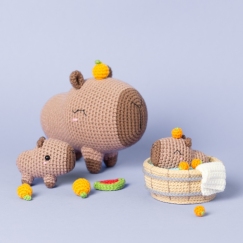 SET of two Capybaras with a bathtub