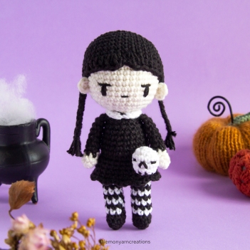 Spooky Girl amigurumi pattern by Lemon Yarn Creations