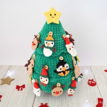 Christmas Tree amigurumi pattern by Smiley Crochet Things