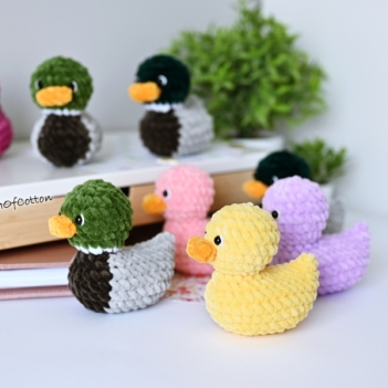 Rubber Duck  amigurumi pattern by apinchofcotton