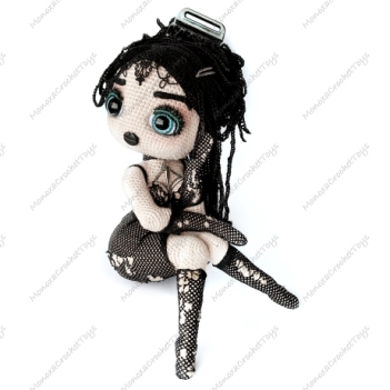Gothic Pinup Doll amigurumi pattern by Monoxatoys
