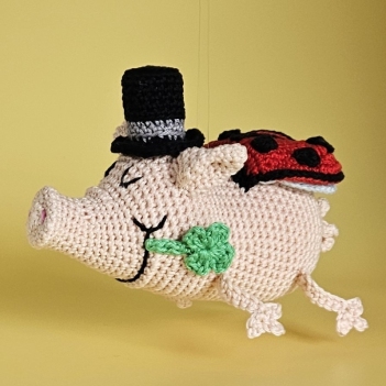 A very special lucky New Year pig amigurumi pattern by SaphirhaseDesign
