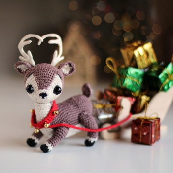 Deer Rudolph amigurumi pattern by Loopy Pattern