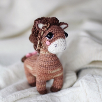 Horse Bonnie amigurumi pattern by Loopy Pattern