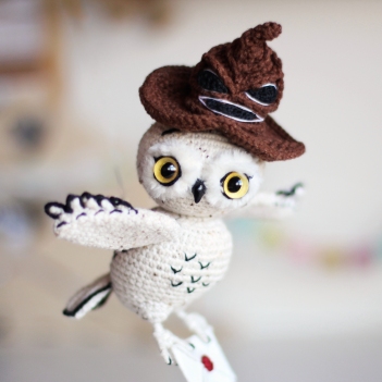 Snowy Owl Hedwig amigurumi pattern by Loopy Pattern