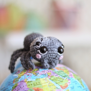 Spider Tobey amigurumi pattern by Loopy Pattern
