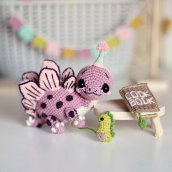 Dinosaur Stegosaurus Sting amigurumi pattern by Loopy Pattern