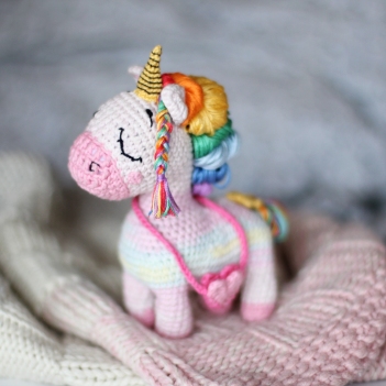 Unicorn Cloud amigurumi pattern by Loopy Pattern