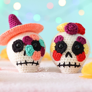 Carlos & Ximena the sugar skulls amigurumi pattern by LikeALigerCrochet