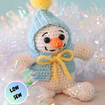 Lumi the snowman amigurumi pattern by LikeALigerCrochet