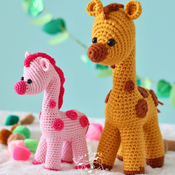 Twiga the baby giraffe amigurumi pattern by LikeALigerCrochet