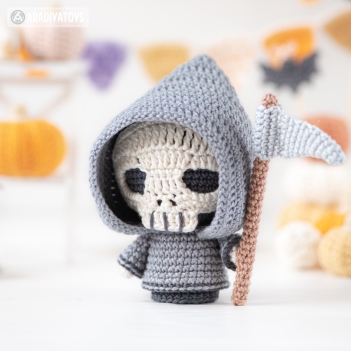 Grim Reaper ('AradiyaToys Minis') amigurumi pattern by AradiyaToys