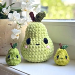 Cute Pear amigurumi pattern by DIY Fluffies