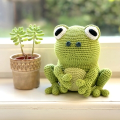 Patrick the Frog amigurumi pattern by DIY Fluffies