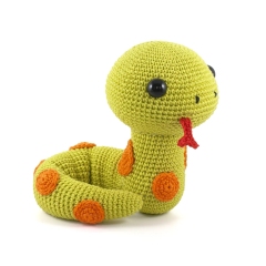 Simon the Snake amigurumi pattern by DIY Fluffies