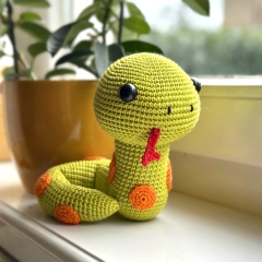 Simon the Snake amigurumi pattern by DIY Fluffies