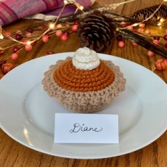 Mini Pumpkin Pie amigurumi pattern by Crochet to Play