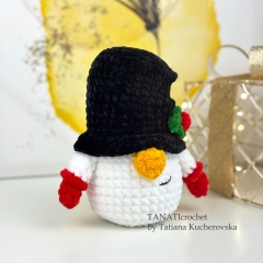 Christmas Snowman Gnome amigurumi pattern by TANATIcrochet