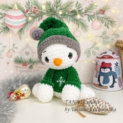 Christmas Snowman amigurumi pattern by TANATIcrochet