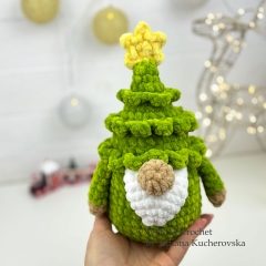 Christmas Tree Gnome amigurumi by TANATIcrochet