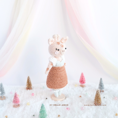 Penny the Giraffe Crochet Pattern amigurumi pattern by Hello Amijo