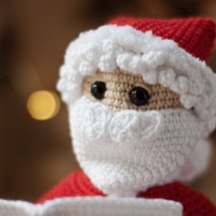 Bad Santa amigurumi by Mariia Zhyrakova