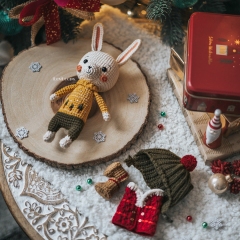 Marshmallow - The Christmas Bunny amigurumi pattern by LovLoops