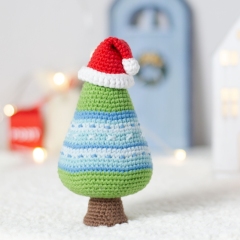 Christmas Tree in a Santa Hat amigurumi pattern by Planet Piu