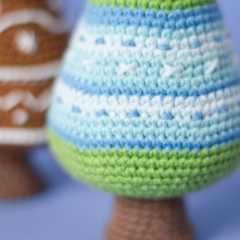 Christmas Tree in a Santa Hat amigurumi pattern by Planet Piu