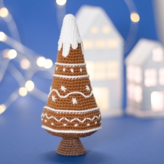 Gingerbread Christmas Tree amigurumi pattern by Planet Piu