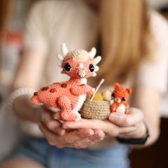 Dinosaur Stygimoloch Sophie amigurumi pattern by Loopy Pattern