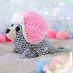 Flurry the winter seal amigurumi pattern by LikeALigerCrochet