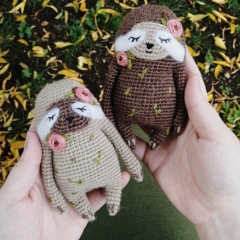 Sloth Peony amigurumi pattern by Crochery