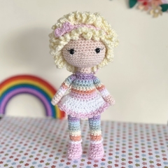 Stella, the rainbow doll amigurumi pattern by Galounette Crochete