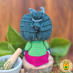 Apothecary Girl amigurumi by Neith Sand Crochet