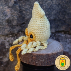 Ika the Squid amigurumi pattern by Neith Sand Crochet