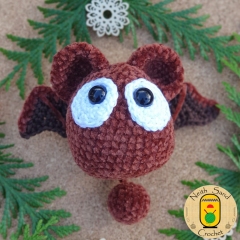 Komo the Pompom Bat amigurumi by Neith Sand Crochet