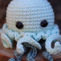Kura the Jellyfish amigurumi by Neith Sand Crochet