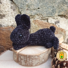 Momiji the Bunny amigurumi pattern by Neith Sand Crochet