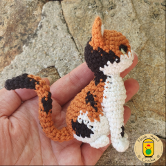 Sabi the Tiny Calico Cat amigurumi pattern by Neith Sand Crochet