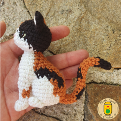 Sabi the Tiny Calico Cat amigurumi pattern by Neith Sand Crochet