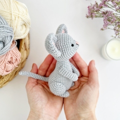 Cute mouse toy amigurumi pattern by AmiGuide