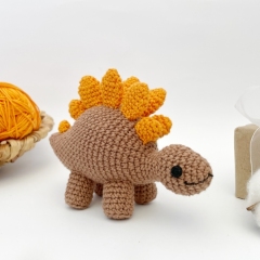 Dinosaur Stegosaurs toy amigurumi pattern by AmiGuide