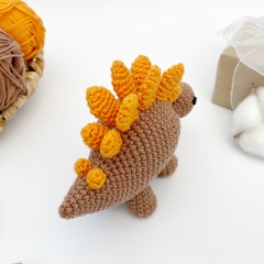 Dinosaur Stegosaurs toy amigurumi by AmiGuide