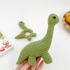 Dinosaur toy & rattle amigurumi by AmiGuide