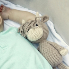 Highland cow toy amigurumi pattern by AmiGuide