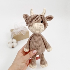 Highland cow toy amigurumi by AmiGuide