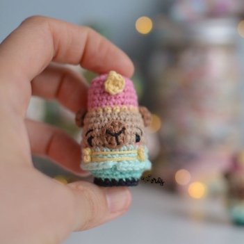 Mini nutcracker capybara amigurumi pattern by O Recuncho de Jei