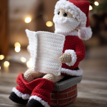 Bad Santa amigurumi pattern by Mariia Zhyrakova